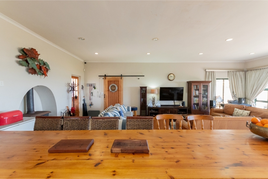5 Bedroom Property for Sale in Duyker Eiland Western Cape